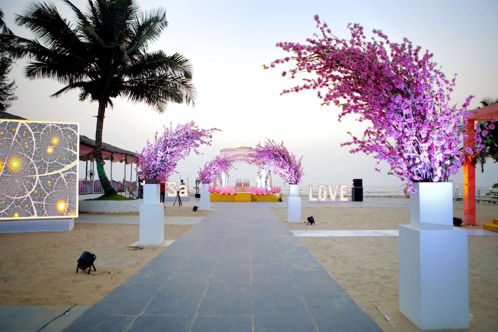 North Goa Beach Couples — Calangute Anjuna Romantic Honeymoon