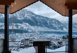 Manali Atal Tunnel & Sissu Lake — Holiday Tour Maker