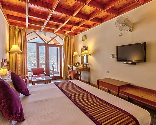 Manali Solang Valley Adventure — Holiday Tour Maker