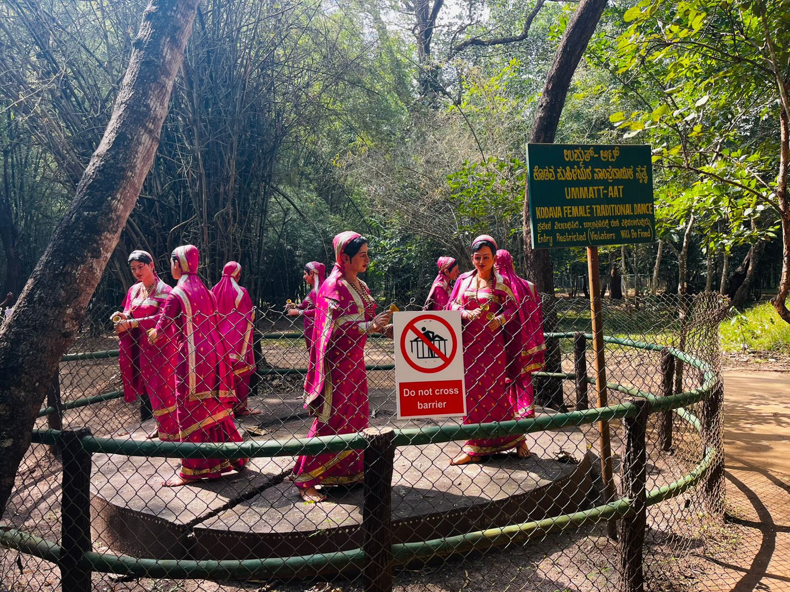Mysore Coorg Tour Golden Temple Namdroling — Holiday Tour Maker